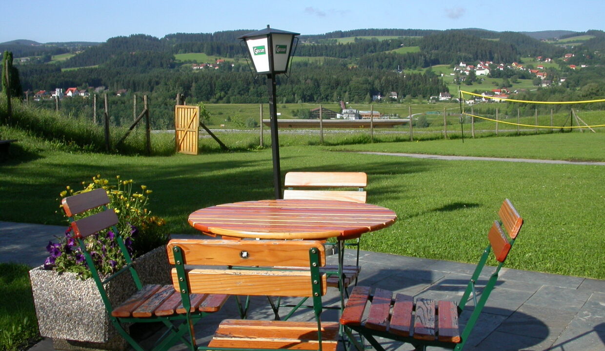Sonnenterrasse im JUFA Hotel Maria Lankowitz